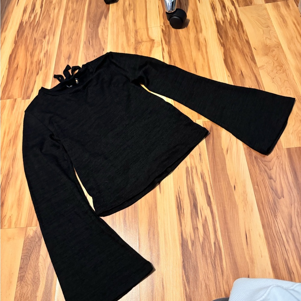 American Eagle | Black Bell Sleeve Top